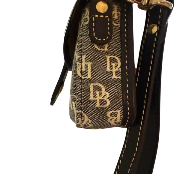 Dooney & Bourke Fabric Wristlet. - Picture 6 of 11